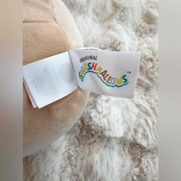 Hello Kitty Squishmallow - Picture 4 of 4